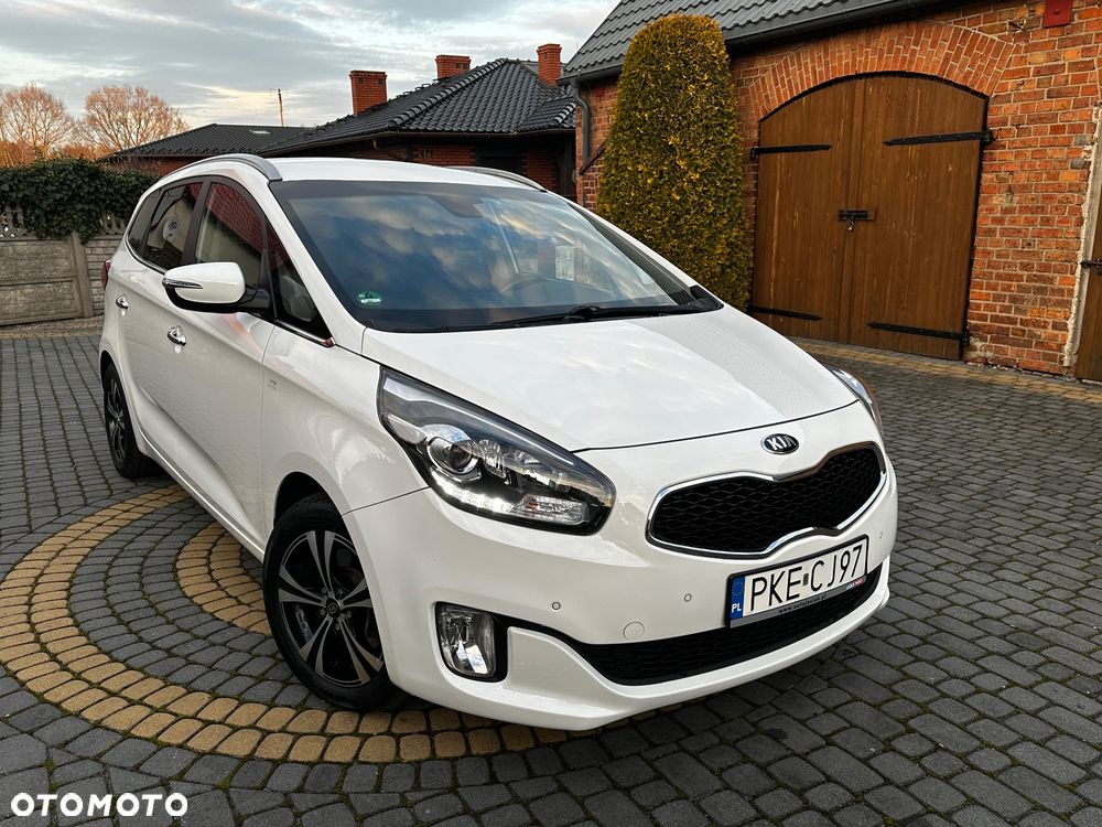 Kia Carens - 7
