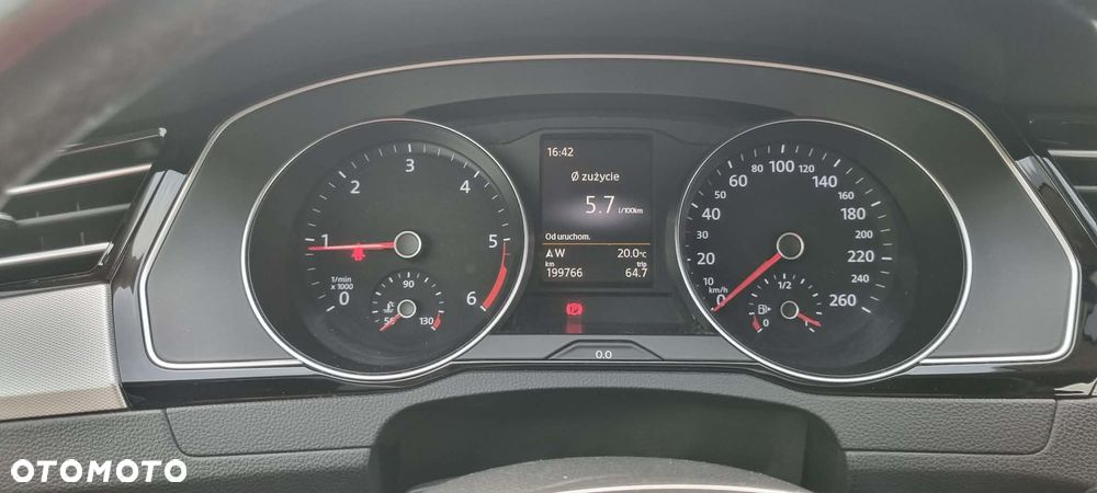 Volkswagen Passat 2.0 TDI BMT Comfortline - 8