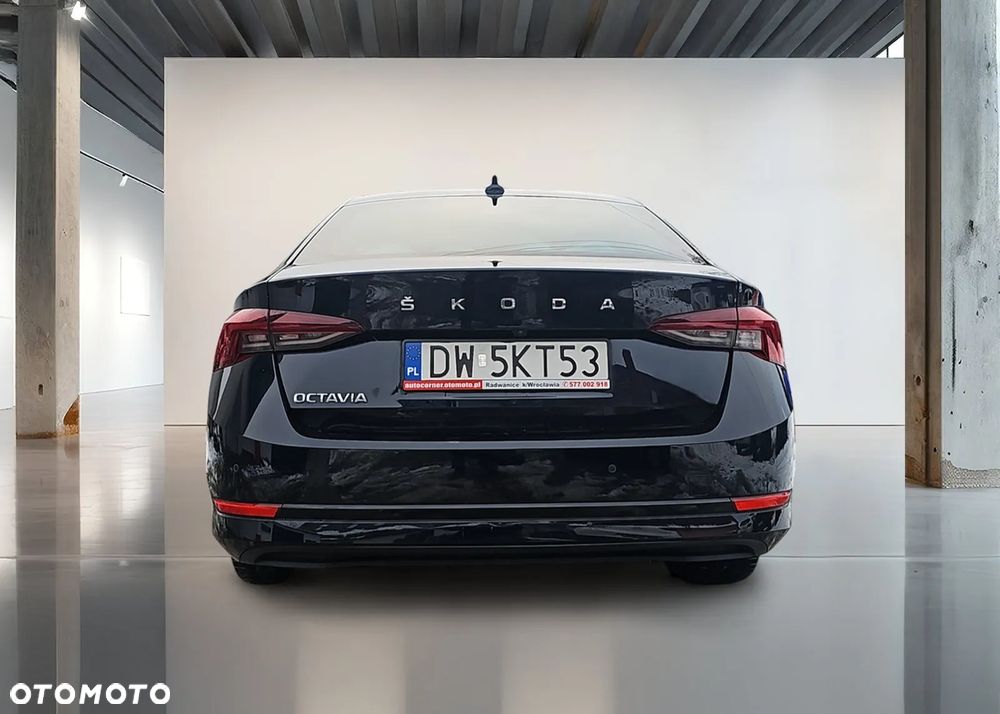 Skoda Octavia 2.0 TDI Ambition DSG - 4