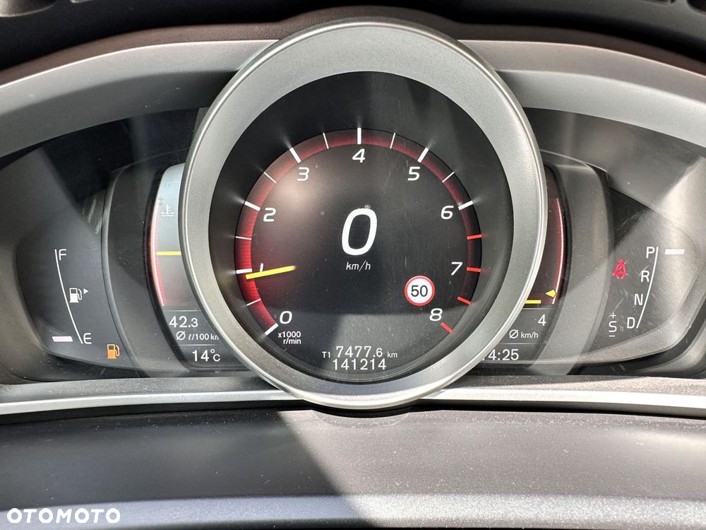 Volvo V40 - 18