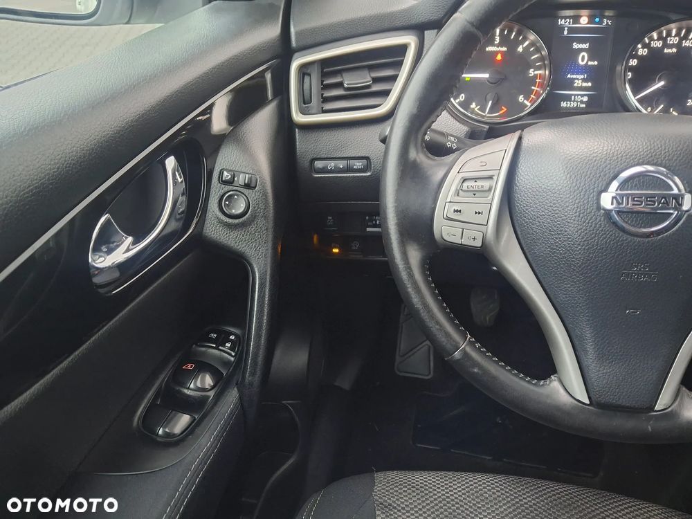 Nissan Qashqai 1.6 dCi 4 x 4 DPF Start/Stop tekna - 34