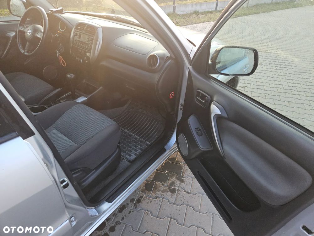 Toyota RAV4 2.0 VVT-i 4x4 - 7