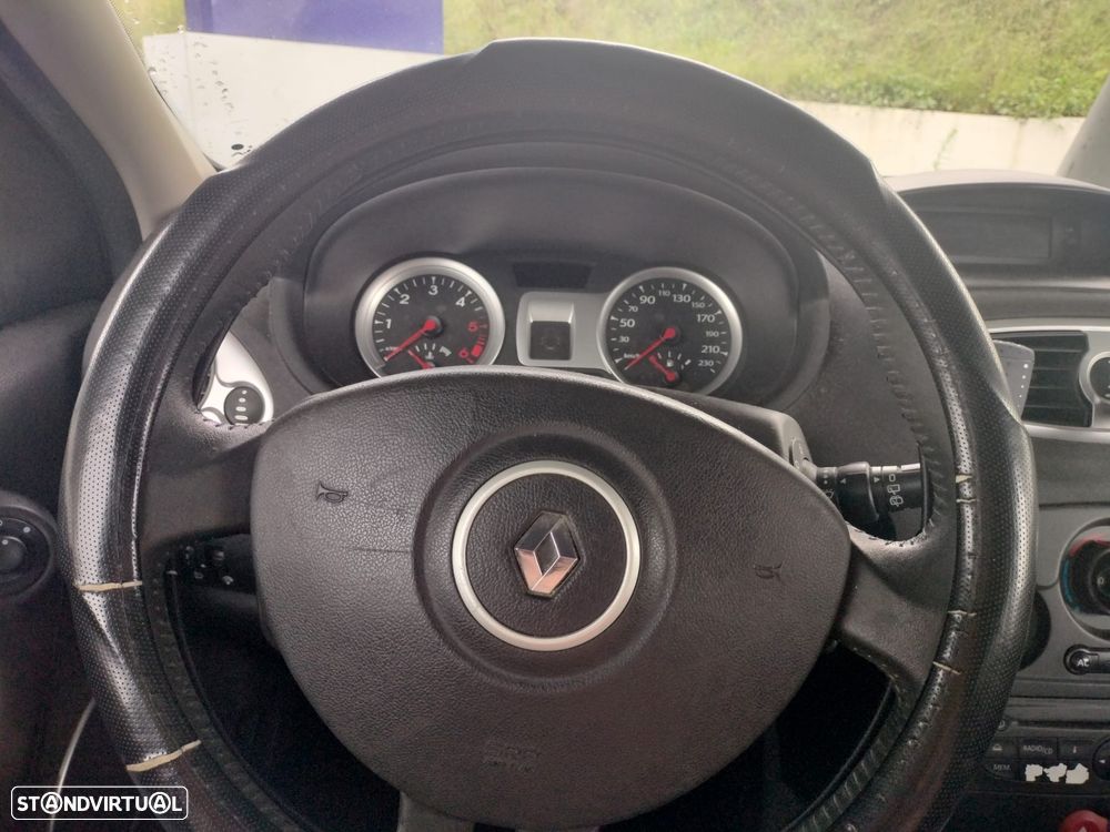 Renault Clio - 9
