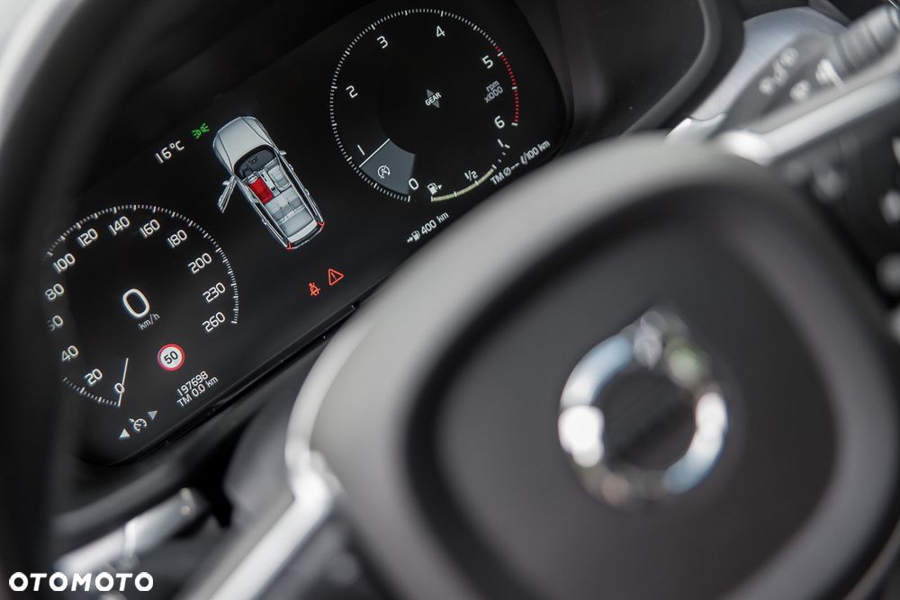 Volvo V60 D3 Drive-E Momentum - 23