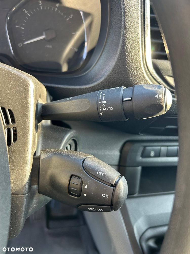 Opel Vivaro - 11