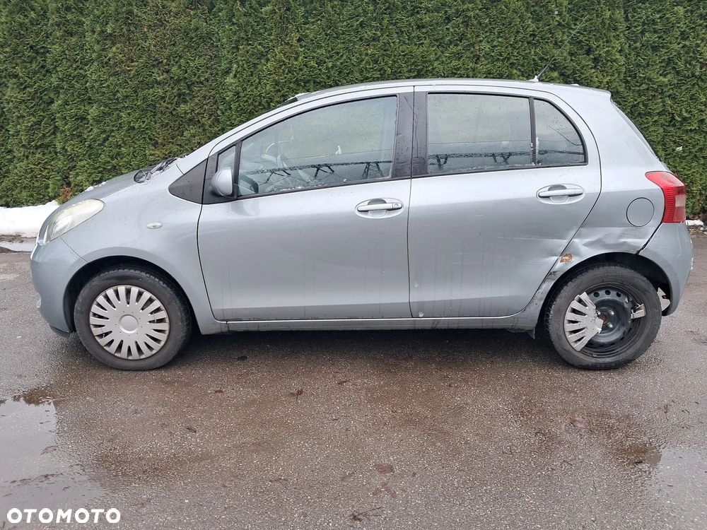 Toyota Yaris - 3