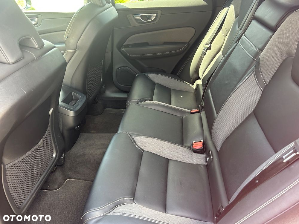 Volvo XC 60 D4 AWD R-Design - 7