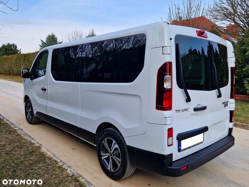 Renault Trafic 2.0 dCi - 9