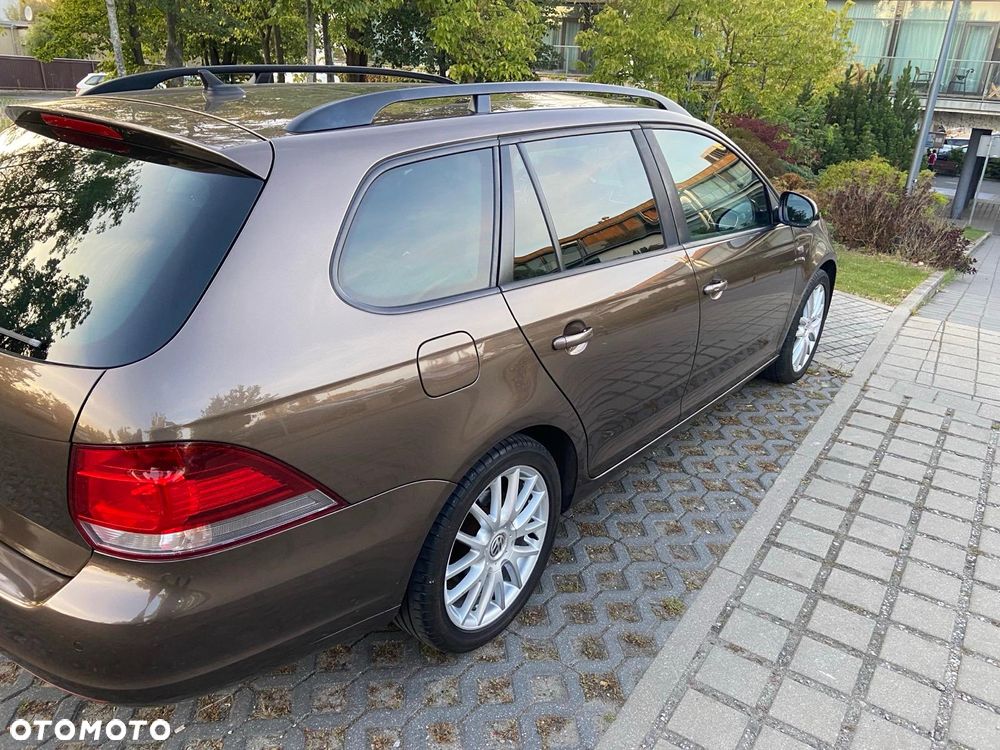 Volkswagen Golf 2.0 TDI DPF DSG MATCH - 20