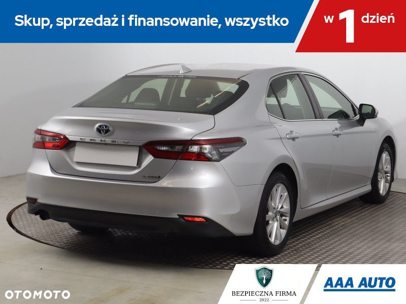 Toyota Camry - 7