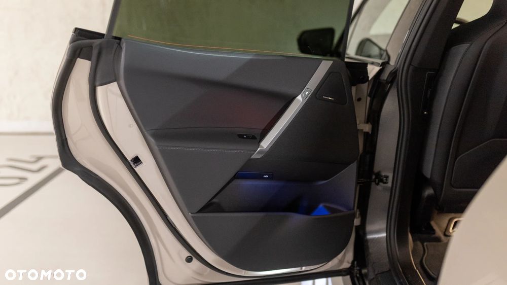 BMW iX xDrive45 100.6kWh - 19