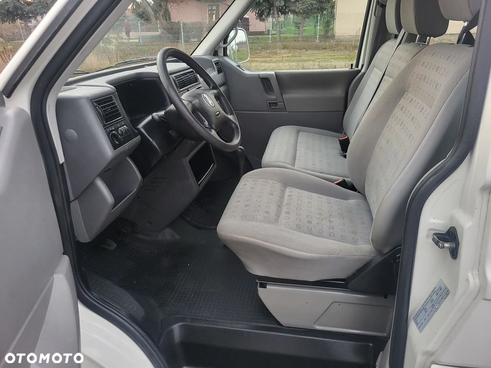 Volkswagen Transporter - 11