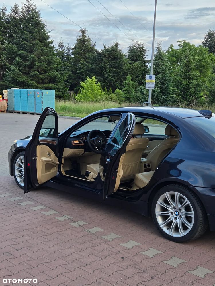 BMW Seria 5 525d - 15