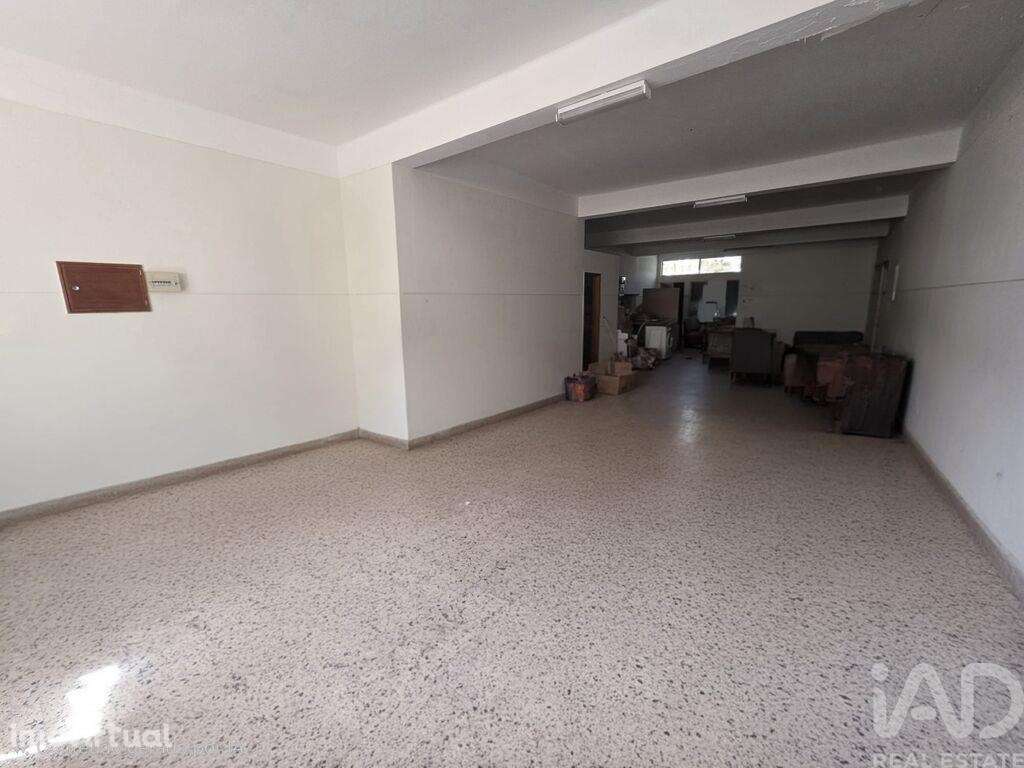 Loja / Estabelecimento Comercial em Faro (Sé e São Pedro) de 111,00 m2 - Grande imagem: 2/5