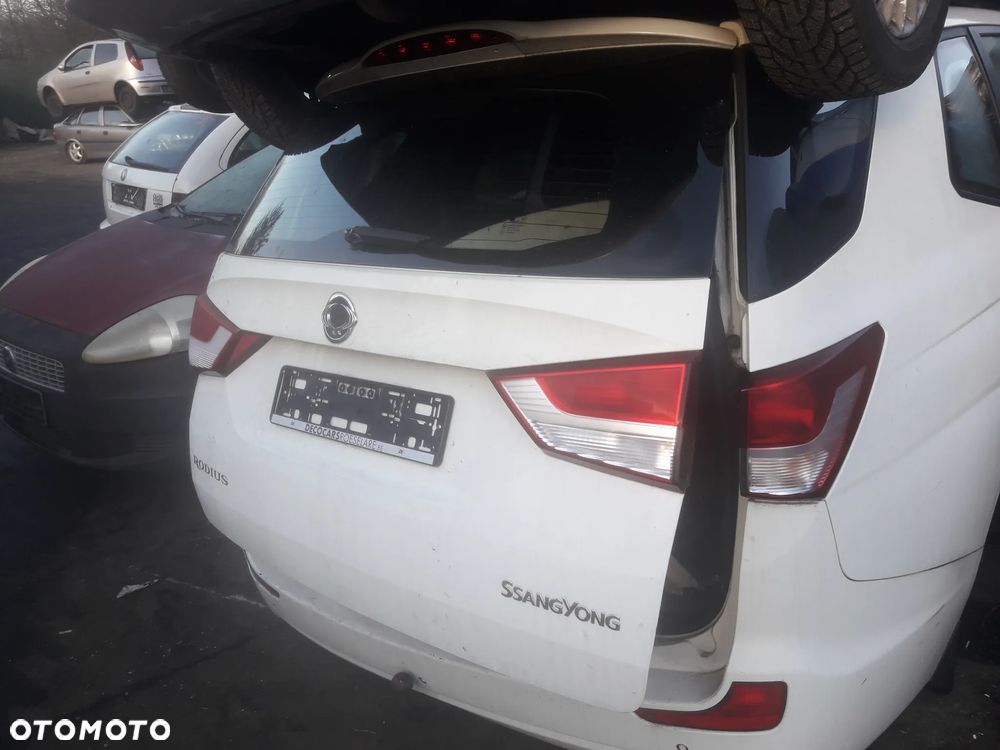 KLAPA BAGAŻNIKA SSANGYONG RODIUS II - 2