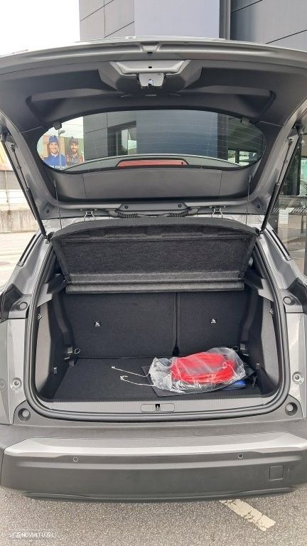 Peugeot e-2008 54 kWh Allure - 18