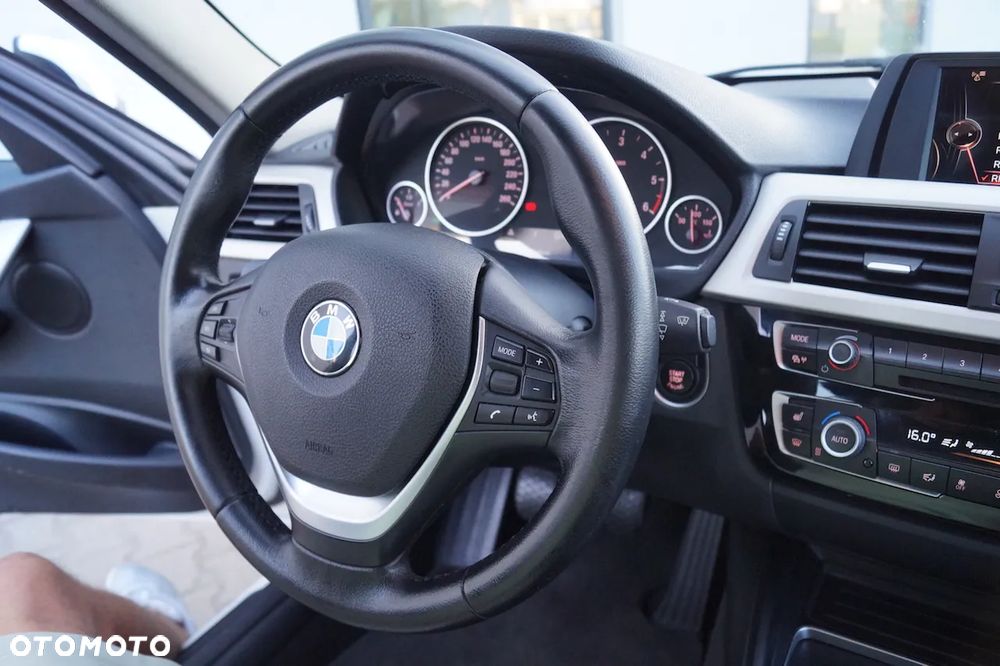 BMW Seria 3 - 34