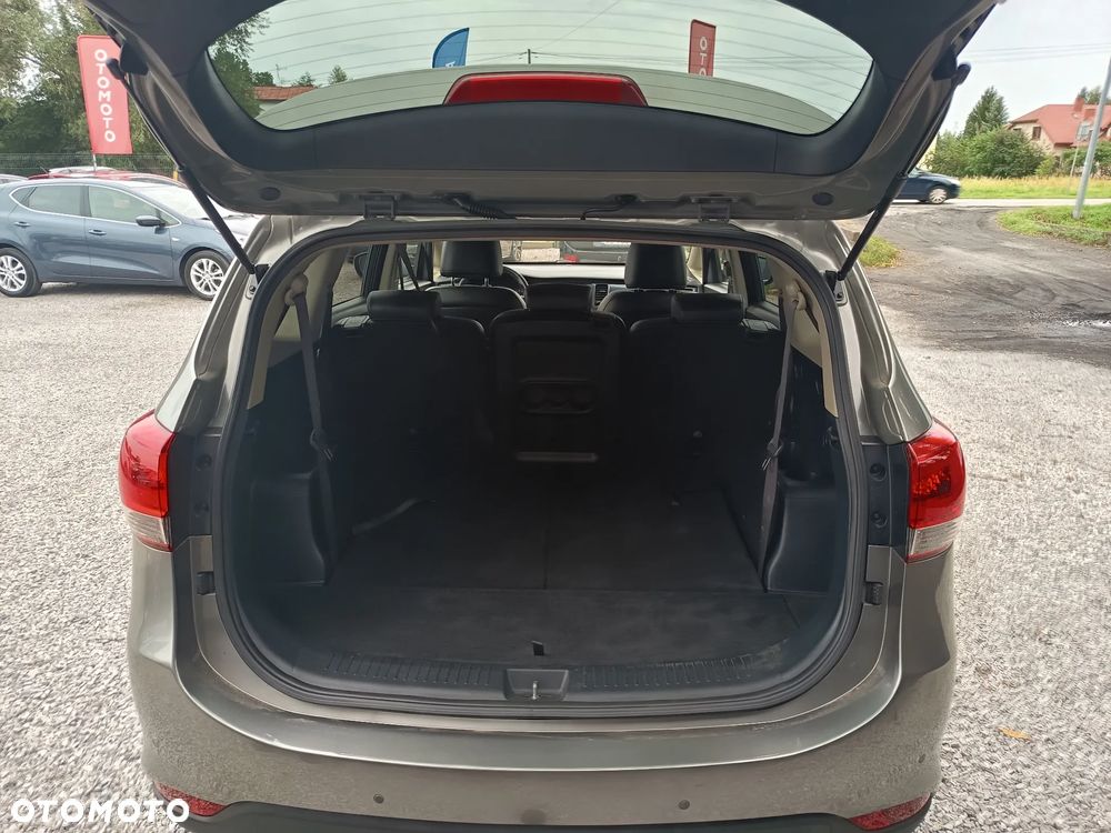 Kia Carens 1.7 CRDi 141 Dream Team Edition - 36