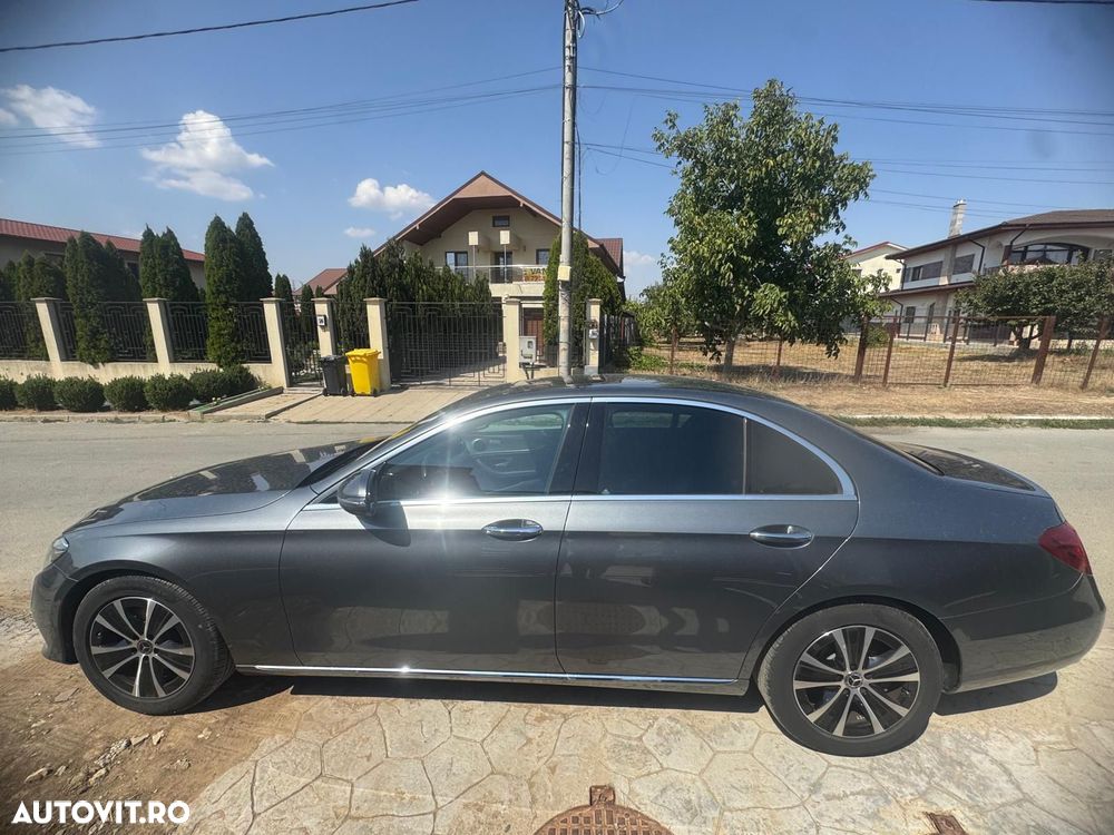 Mercedes-Benz E 200 4MATIC Aut. - 3