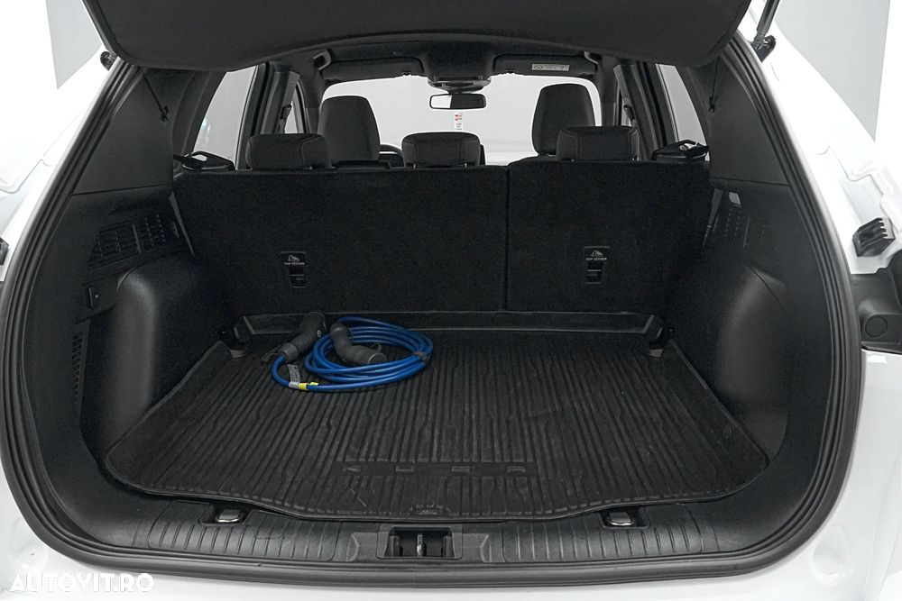 Ford Kuga 2.5 Duratec PHEV ST Line X Graphite Tech - 26