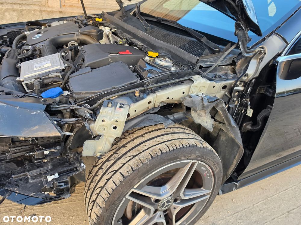 Mercedes-Benz CLA 180 AMG Line - 26