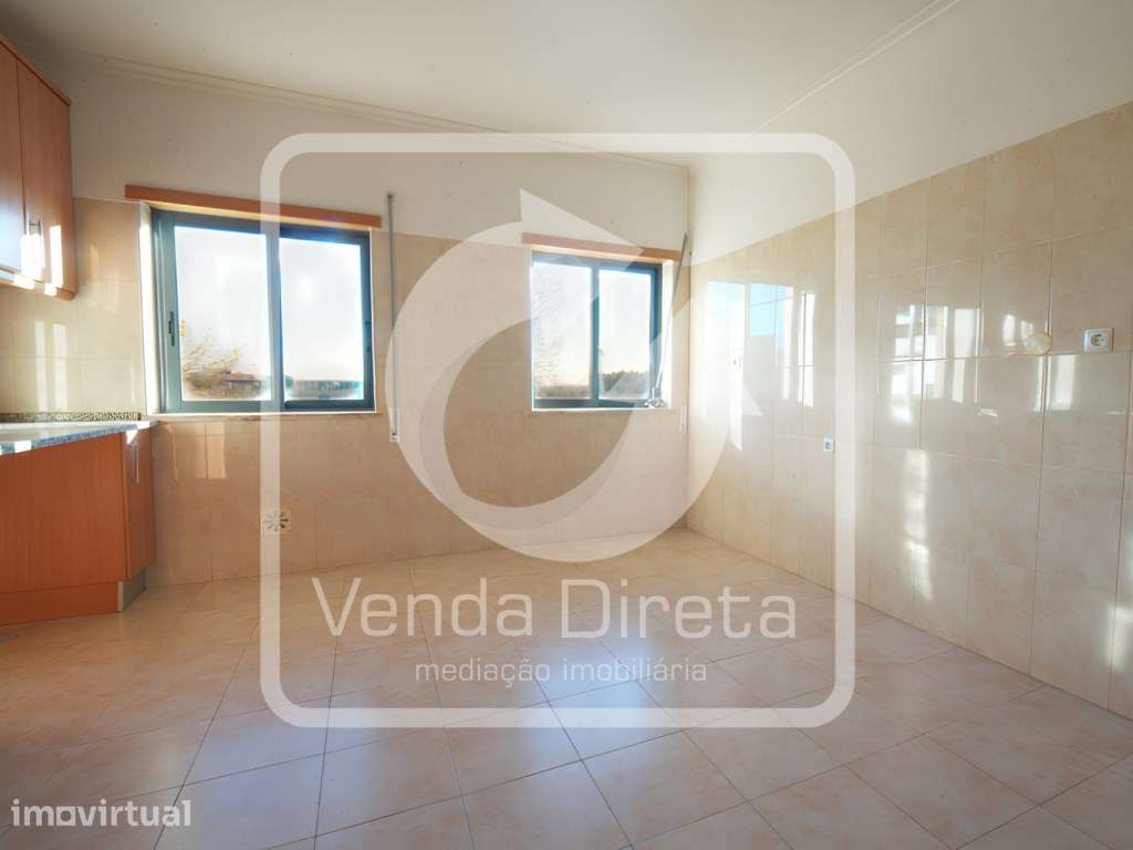 Apartamento T2 com 123 m², Garagem e Arrecadação no Afonsoeiro - Mo... - Grande imagem: 2/23