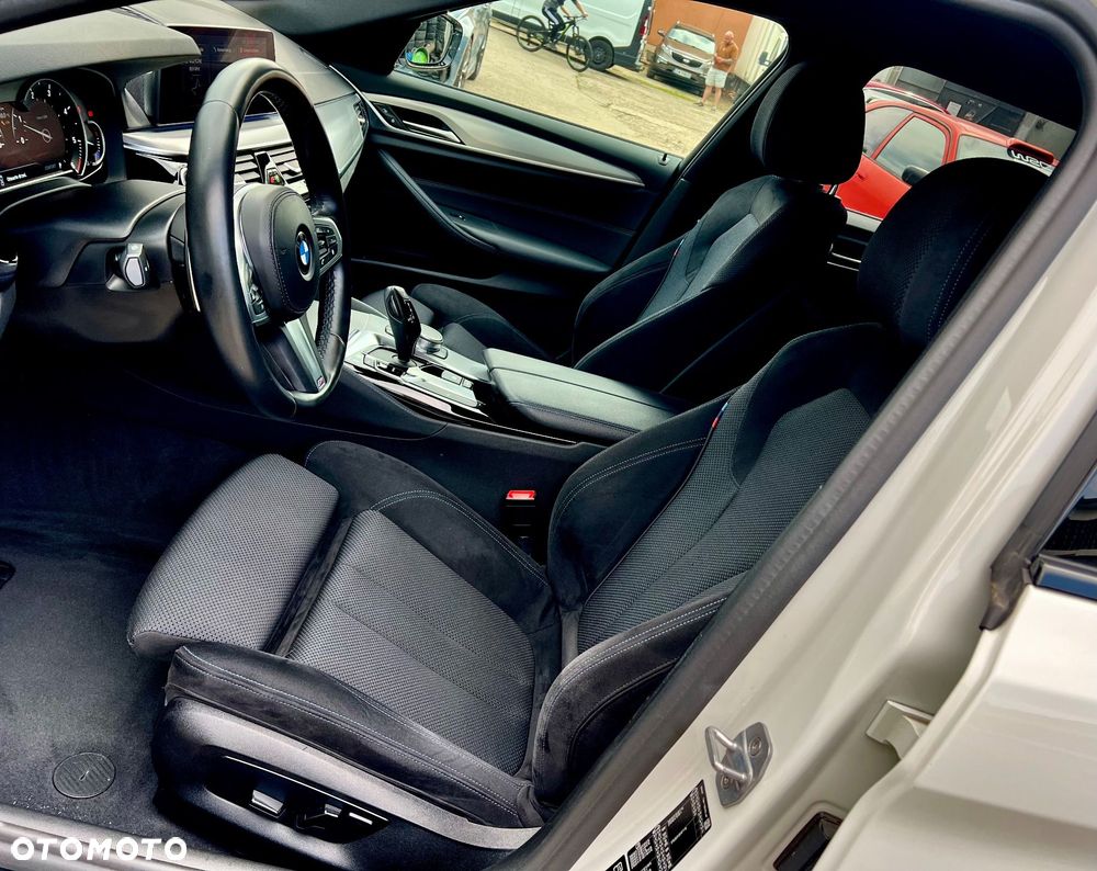 BMW Seria 5 520d xDrive M Sport Edition - 9