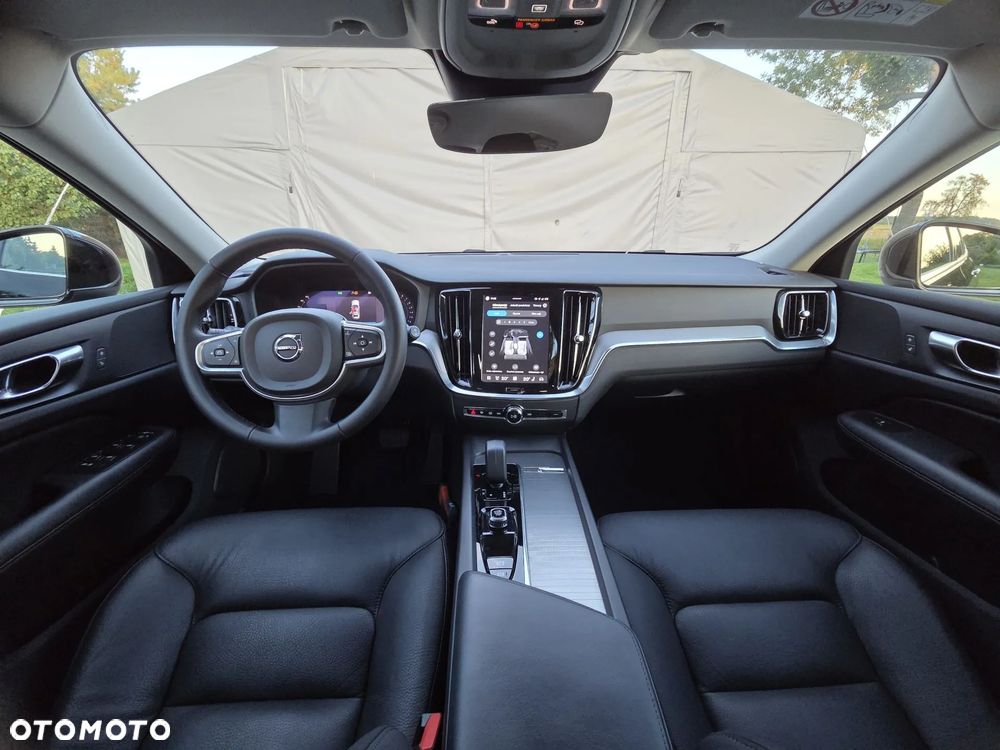 Volvo V60 B3 B DKG Momentum Pro - 38