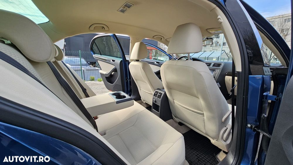 Volkswagen Jetta - 18