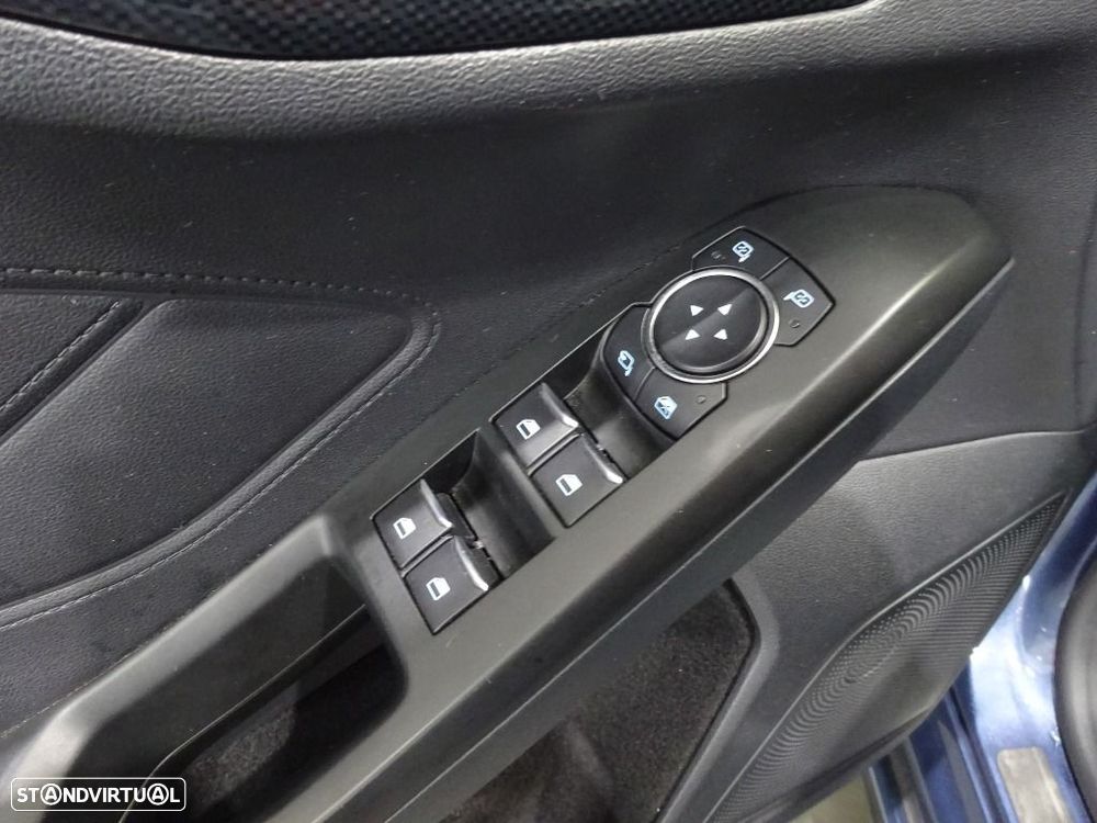 Ford Focus 1.5 TDCi ECOBlue Titanium - 9