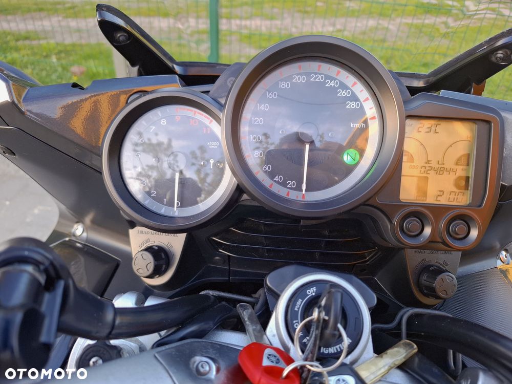 Yamaha FJR - 27