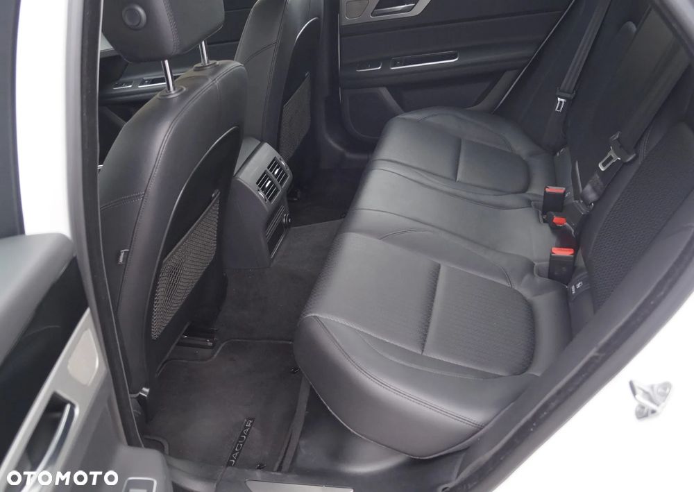 Jaguar XF 2.0 i4D AWD Prestige - 18