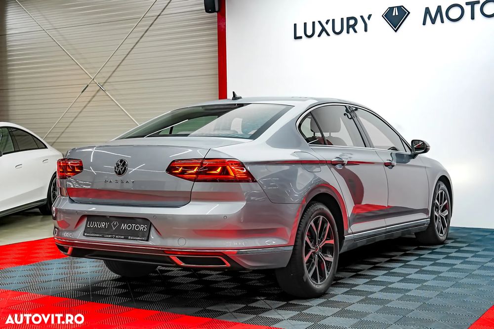 Volkswagen Passat 2.0 TDI DSG Highline - 11