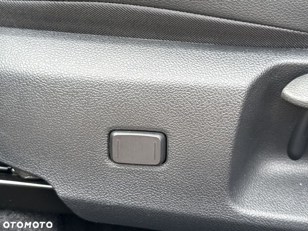 Toyota Corolla - 23