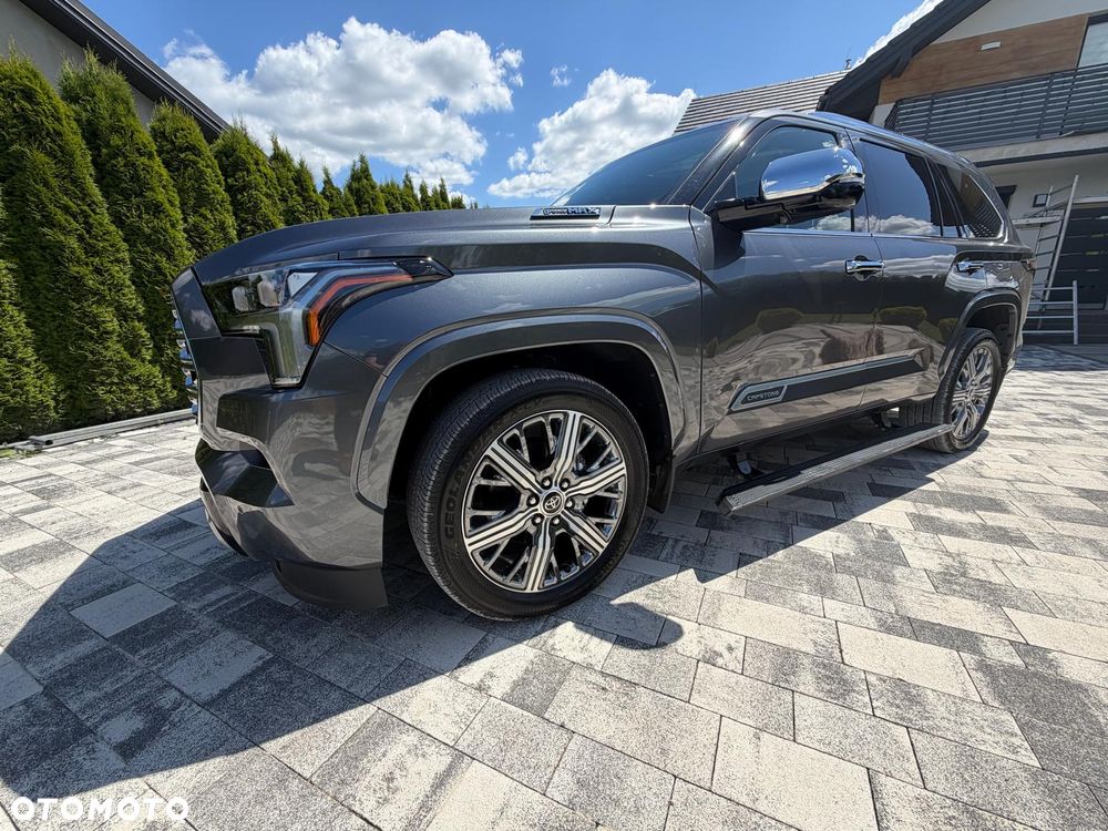 Toyota Sequoia - 3