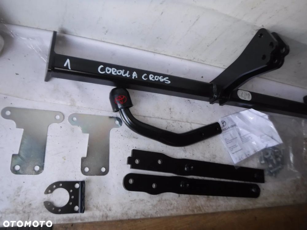 toyota corolla cross 21r- hak holowniczy nowy oryginał - 1