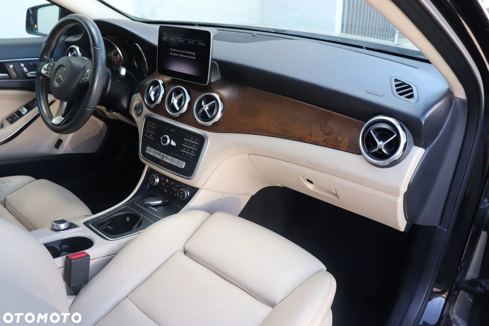 Mercedes-Benz GLA - 15