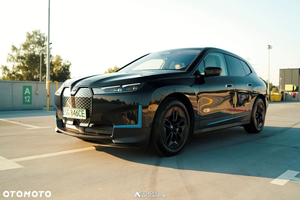 BMW iX - 1