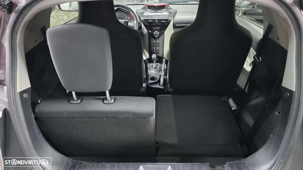 Toyota iQ 1.0 VVT-i 2 MultiDrive - 15