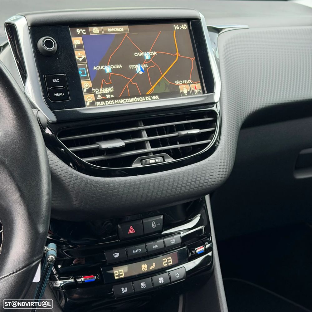 Peugeot 2008 1.6 BlueHDi Allure - 16