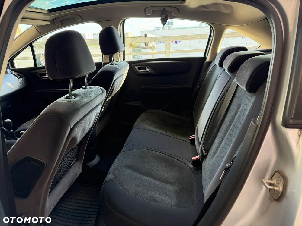 Citroën C4 HDi 110 FAP Exclusive - 28