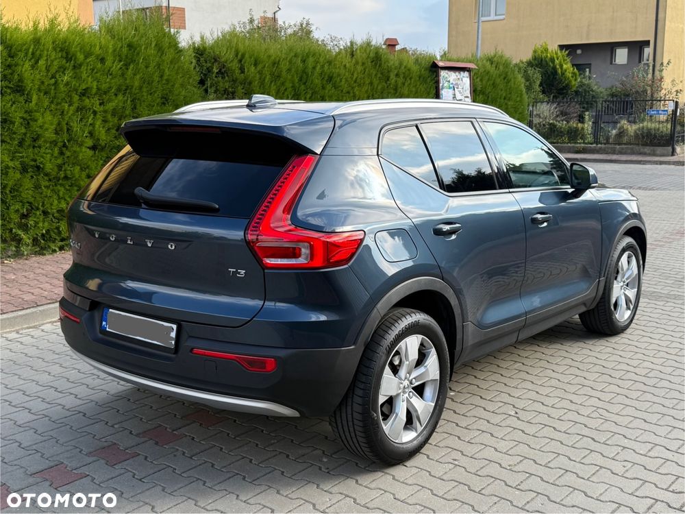 Volvo XC 40 T3 Momentum Pro - 2