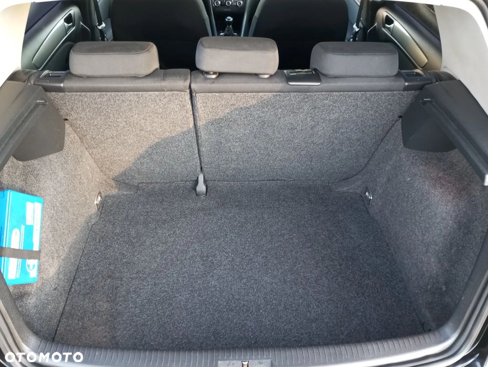 Volkswagen Golf VI 1.6 Comfortline - 23