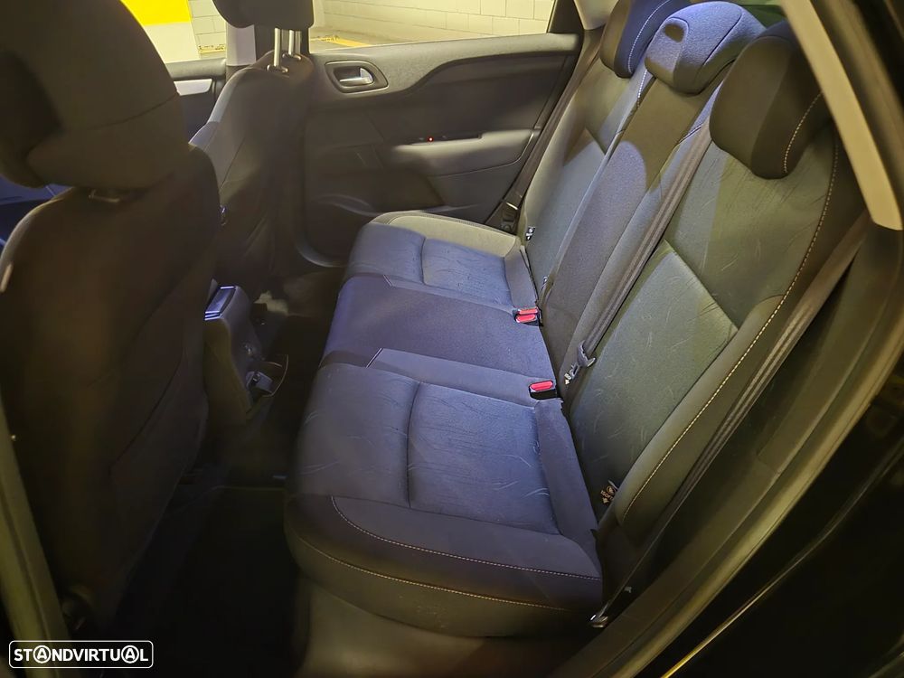 Citroën C4 e-HDi 115 ETG6 Selection - 30