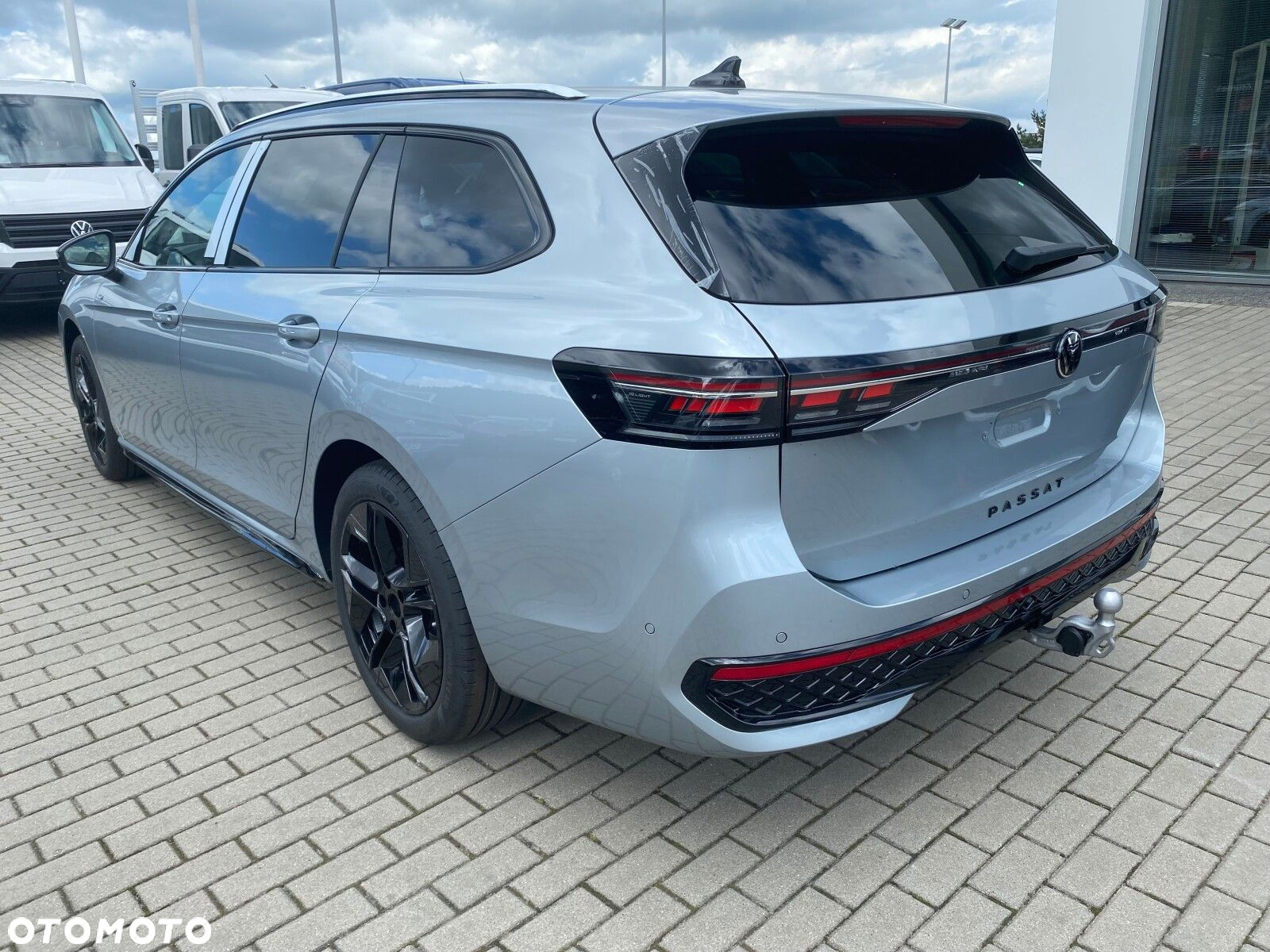 Volkswagen Passat 2.0 TDI SCR 4Mot R-Line Plus DSG - 9