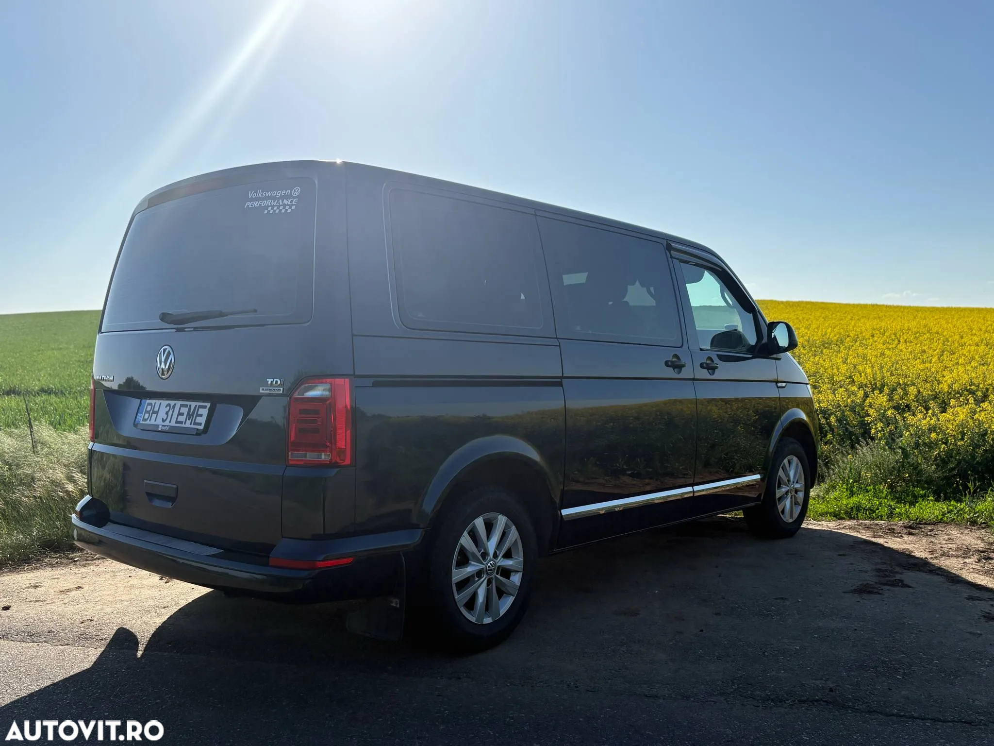 Volkswagen Multivan - 2