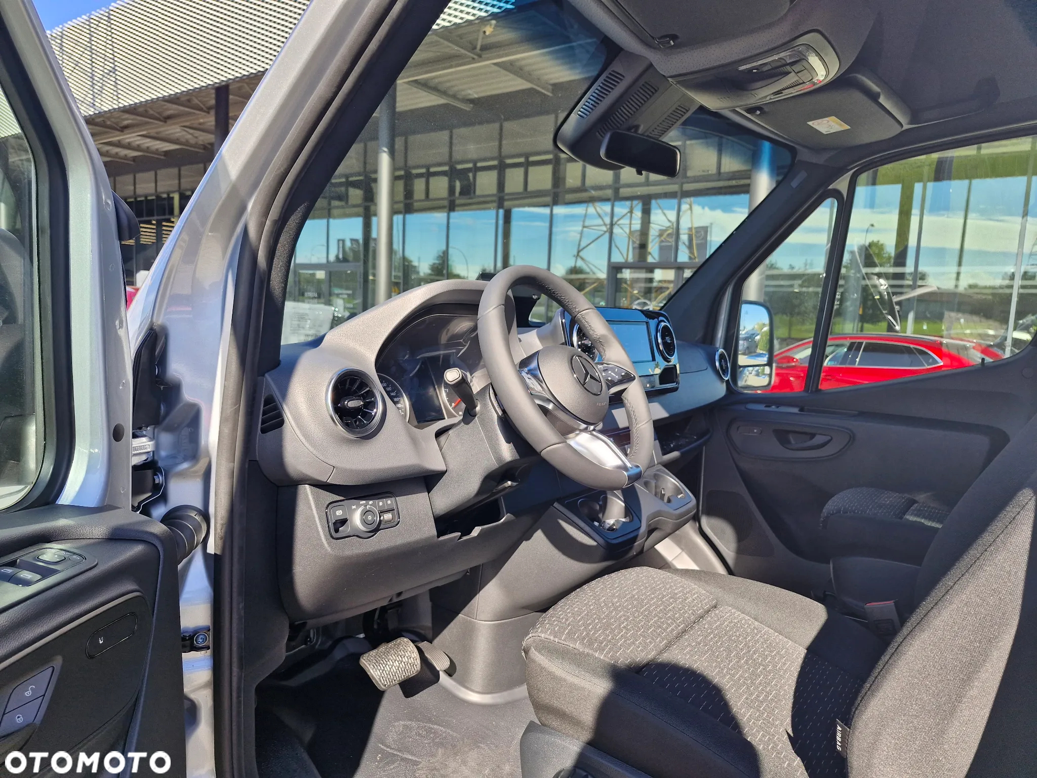 Mercedes-Benz Sprinter - 14
