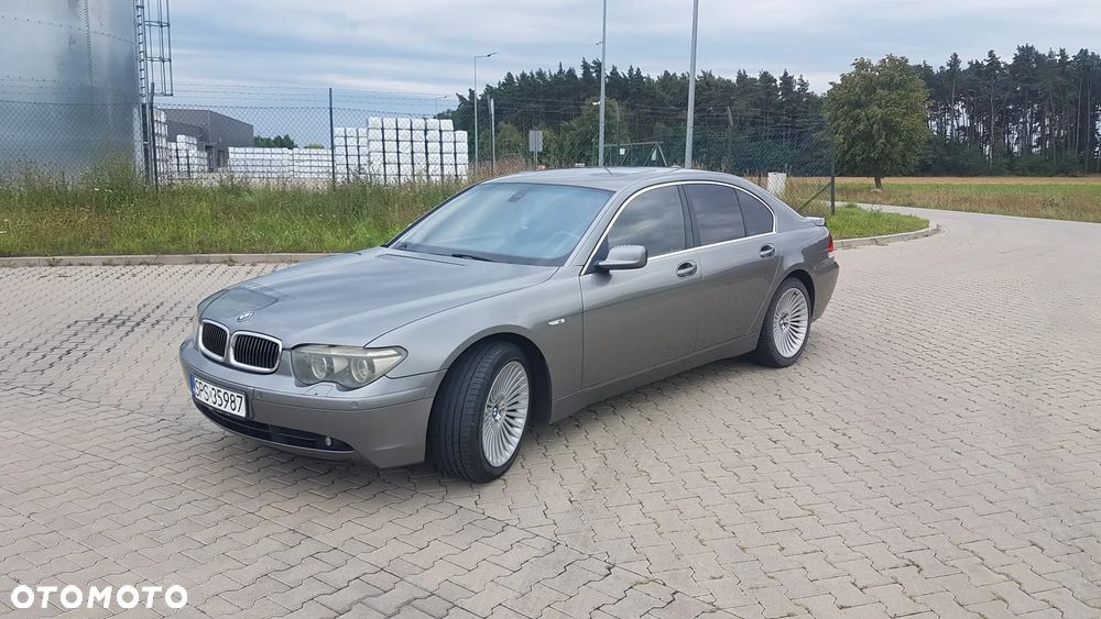 BMW Seria 7 745i - 6