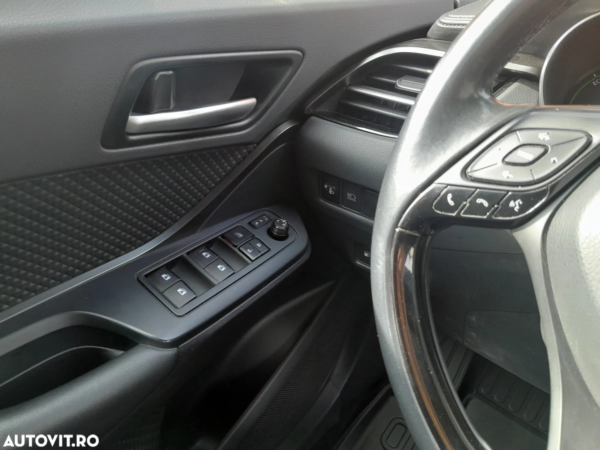 Toyota C-HR ver-hybrid-business--edition - 4