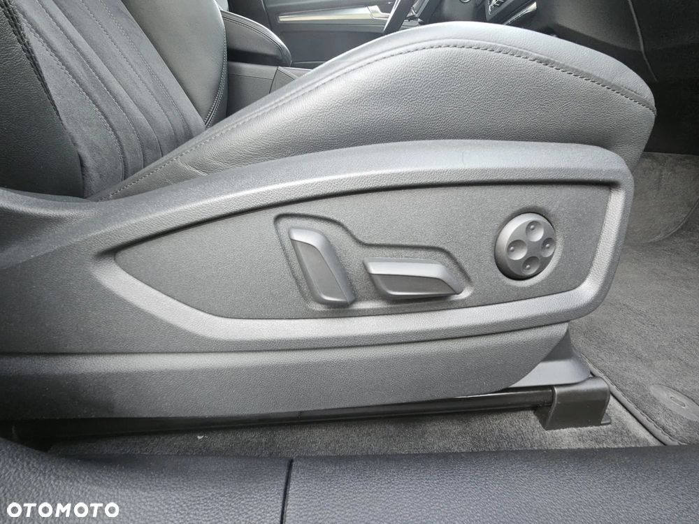 Audi Q5 Sportback - 36